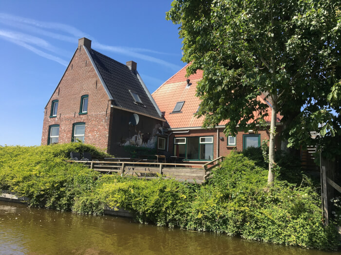 Ferienwohnung in St.-Annaparochie (Friesland) für 22 Personen.