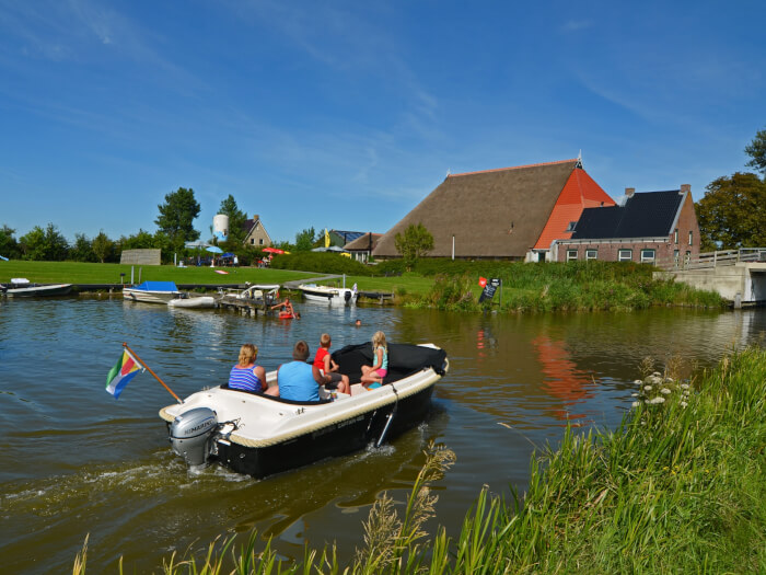 Ferienwohnung in St.-Annaparochie (Friesland) für 22 Personen.