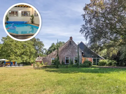 Ferienhaus mit privatem Hallenbad, Whirlpool & Sauna