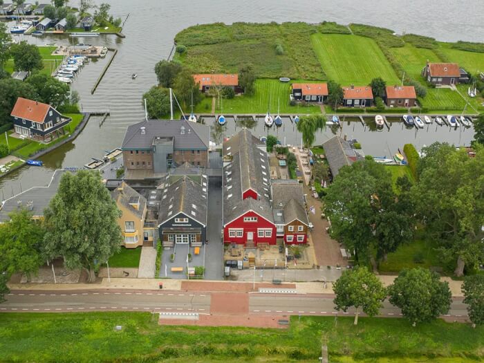 Ferienwohnung in Elahuizen (Friesland) für 24 Personen.