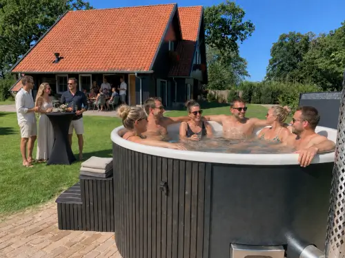 Luxuriöses Familienhaus mit Hot Tub auf einem nostalgischen Twents-Grundstück