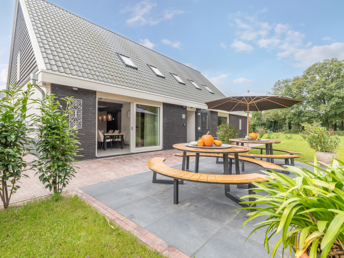 Ferienwohnung in Hengevelde (Overijssel) für 16 Personen.