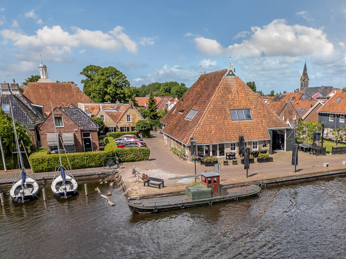 Ferienwohnung in Woudsend (Friesland) für 16 Personen.