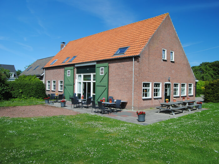 Ferienwohnung in Oostkapelle (Zeeland) für 18 Personen.